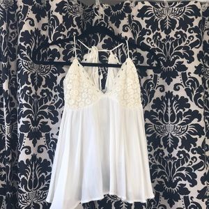 White detailed, flowy tank top